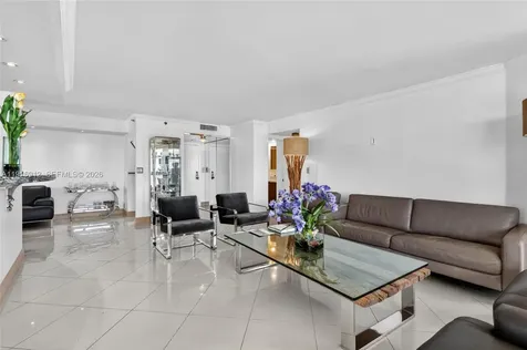 4000 Towerside Terrace Miami FL 33138