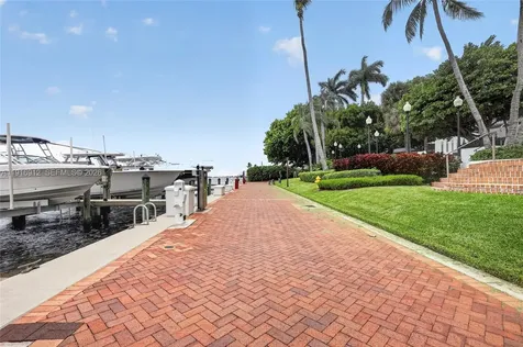 4000 Towerside Terrace Miami FL 33138