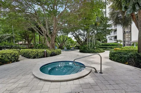 4000 Towerside Terrace Miami FL 33138