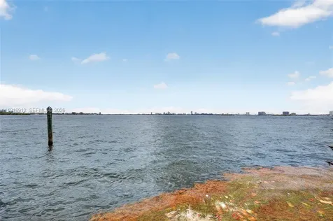 4000 Towerside Terrace Miami FL 33138