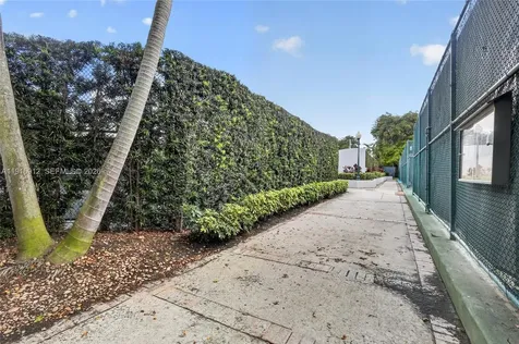 4000 Towerside Terrace Miami FL 33138