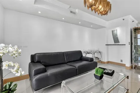 4000 Towerside Terrace Miami FL 33138