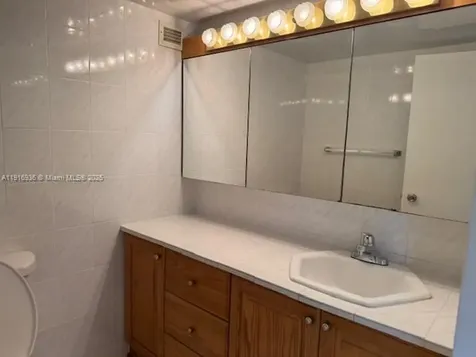 5401 Collins Avenue Miami Beach FL 33140