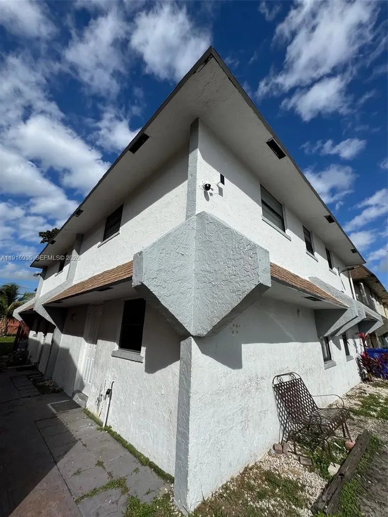 1741 SW 40th Terrace Fort Lauderdale FL 33317