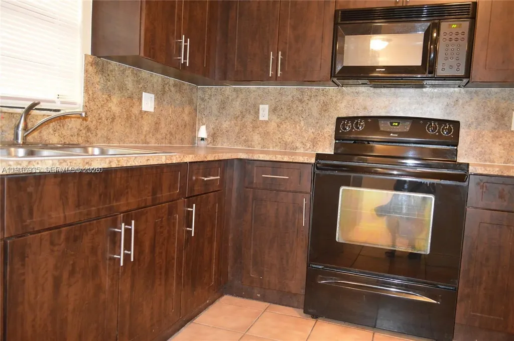 1741 SW 40th Terrace Fort Lauderdale FL 33317