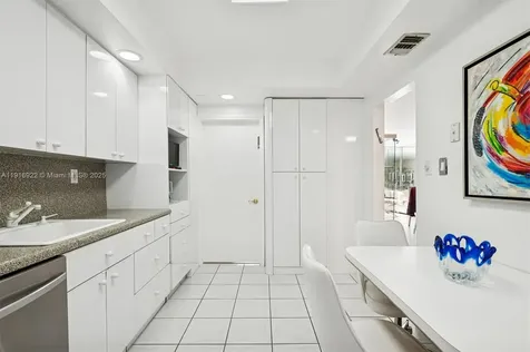 5001 Collins Avenue Miami Beach FL 33140