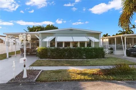 5239 NW 3rd Avenue Deerfield Beach FL 33064