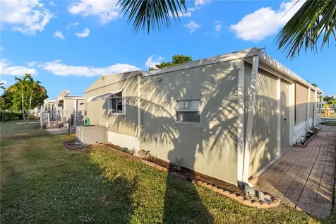5239 NW 3rd Avenue Deerfield Beach FL 33064