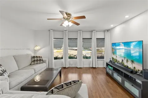5239 NW 3rd Avenue Deerfield Beach FL 33064