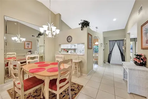 6496 Huntington Lakes Circle Naples FL 34119