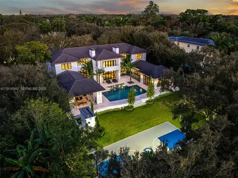 9500 SW 61st Court Pinecrest FL 33156
