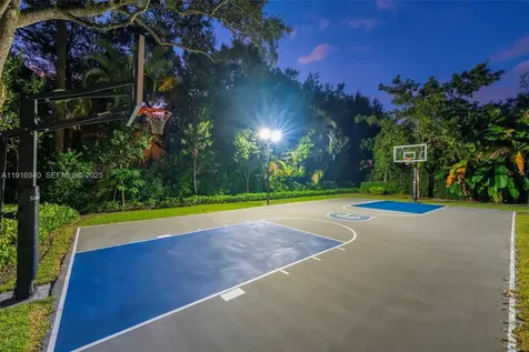 9500 SW 61st Court Pinecrest FL 33156