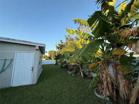 16605 SW 103rd Court Miami FL 33157