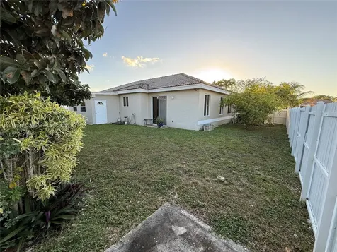 16605 SW 103rd Court Miami FL 33157