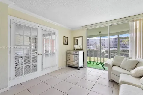1700 NE 191st Street Miami FL 33179