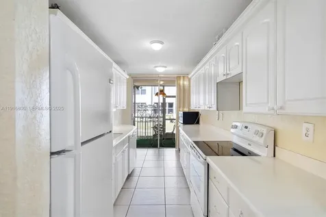 1700 NE 191st Street Miami FL 33179