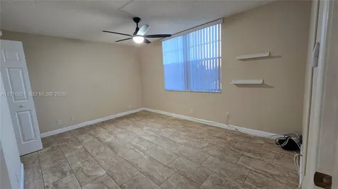 9230 Lagoon Place Davie FL 33324