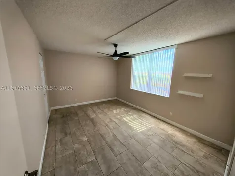 9230 Lagoon Place Davie FL 33324