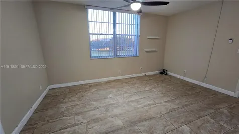 9230 Lagoon Place Davie FL 33324