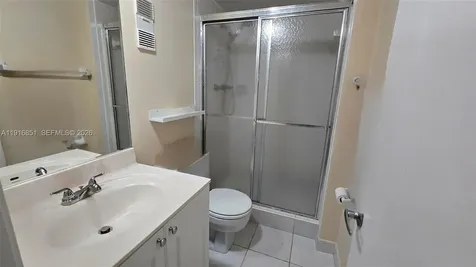 9230 Lagoon Place Davie FL 33324