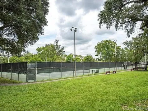 9230 Lagoon Place Davie FL 33324