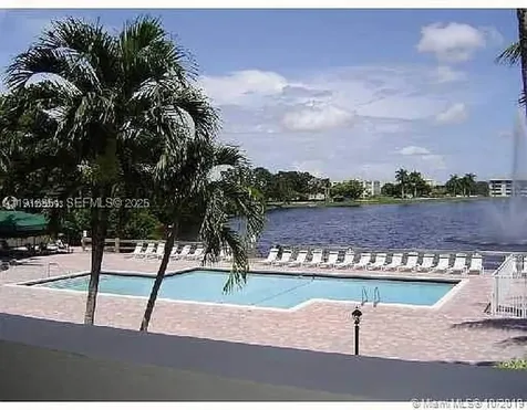 9230 Lagoon Place Davie FL 33324