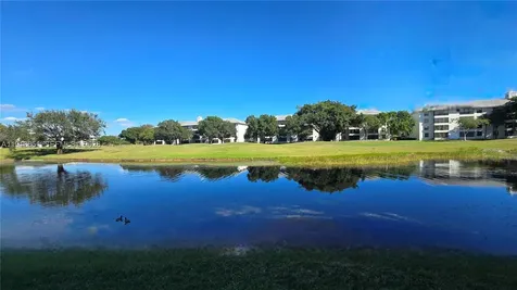 9230 Lagoon Place Davie FL 33324