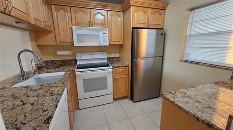 9230 Lagoon Place Davie FL 33324