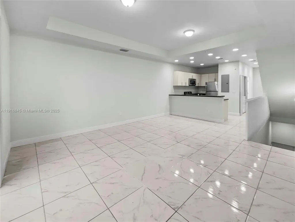 850 SW 14th Avenue Miami FL 33135