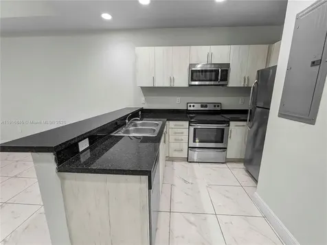 850 SW 14th Avenue Miami FL 33135