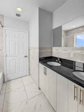 850 SW 14th Avenue Miami FL 33135