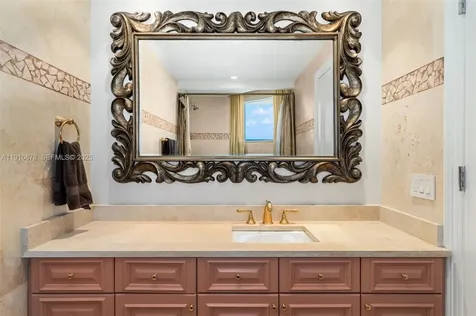 5025 Collins Avenue Miami Beach FL 33140