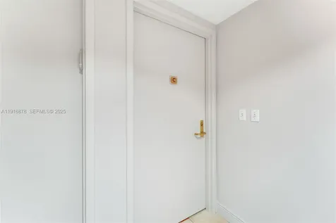 5025 Collins Avenue Miami Beach FL 33140