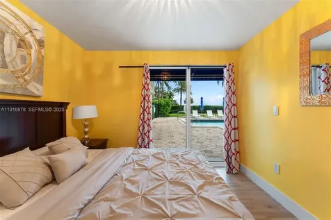 5025 Collins Avenue Miami Beach FL 33140