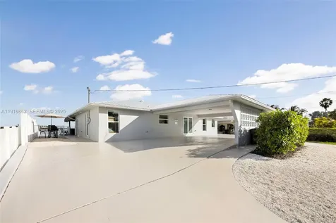 1733 Sunrise Drive Big Pine FL 33043