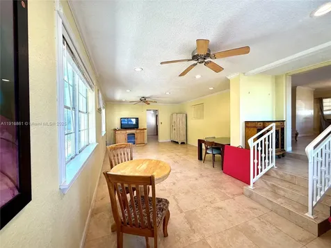 174 E 41st Street Hialeah FL 33013