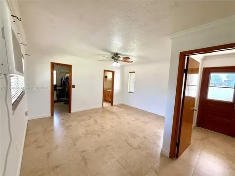 174 E 41st Street Hialeah FL 33013