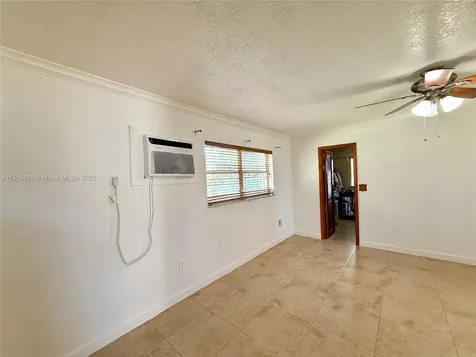 174 E 41st Street Hialeah FL 33013
