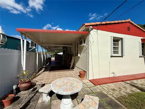 174 E 41st Street Hialeah FL 33013