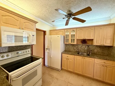 174 E 41st Street Hialeah FL 33013