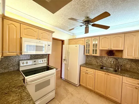 174 E 41st Street Hialeah FL 33013