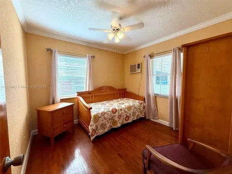 174 E 41st Street Hialeah FL 33013