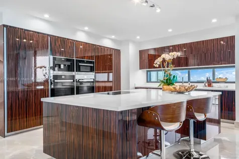 18555 Collins Avenue Sunny Isles Beach FL 33160