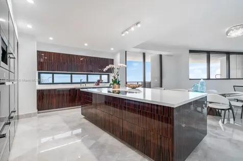18555 Collins Avenue Sunny Isles Beach FL 33160