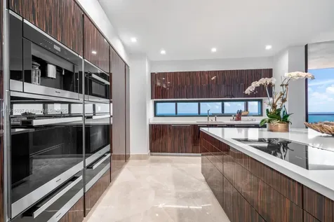 18555 Collins Avenue Sunny Isles Beach FL 33160