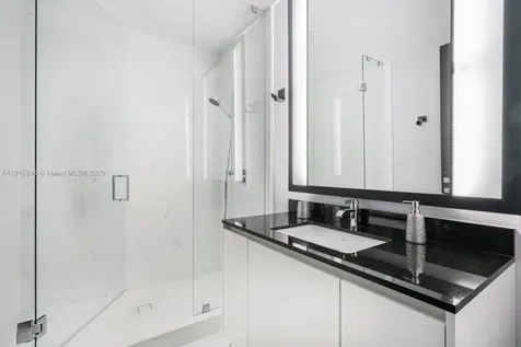 18555 Collins Avenue Sunny Isles Beach FL 33160