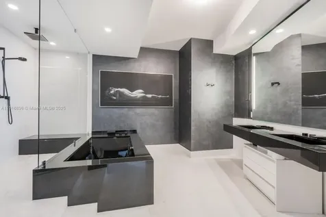 18555 Collins Avenue Sunny Isles Beach FL 33160