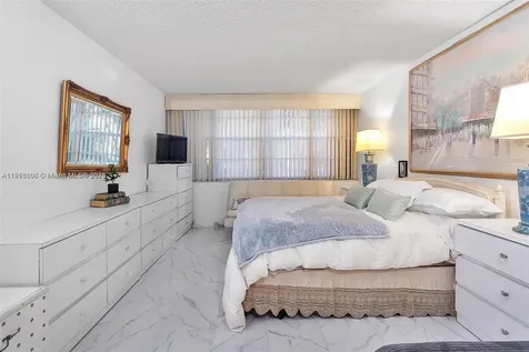 1300 Saint Charles Place Pembroke Pines FL 33026