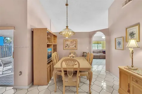 6402 SW 113th Avenue Miami FL 33173