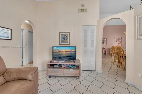 6402 SW 113th Avenue Miami FL 33173